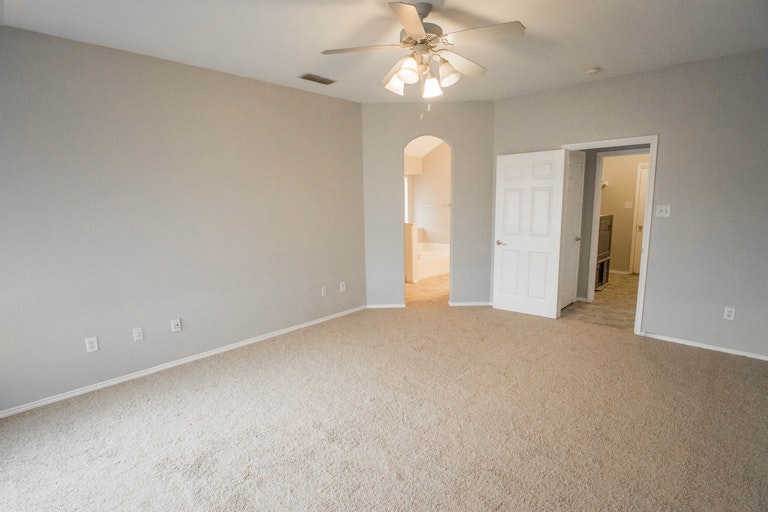 Photo 20 of 32 - 7301 Bishop Ct, Fort Worth, TX 76179