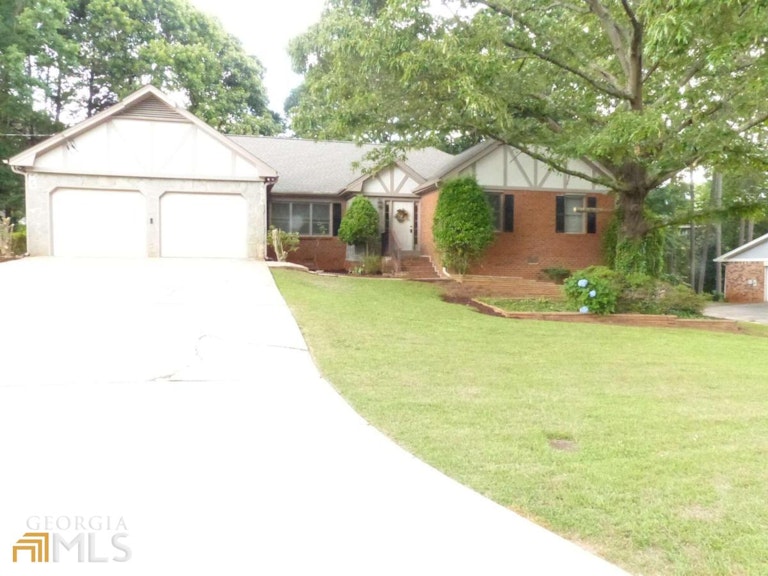 Photo 1 of 25 - 2727 Colony Cir, Snellville, GA 30078