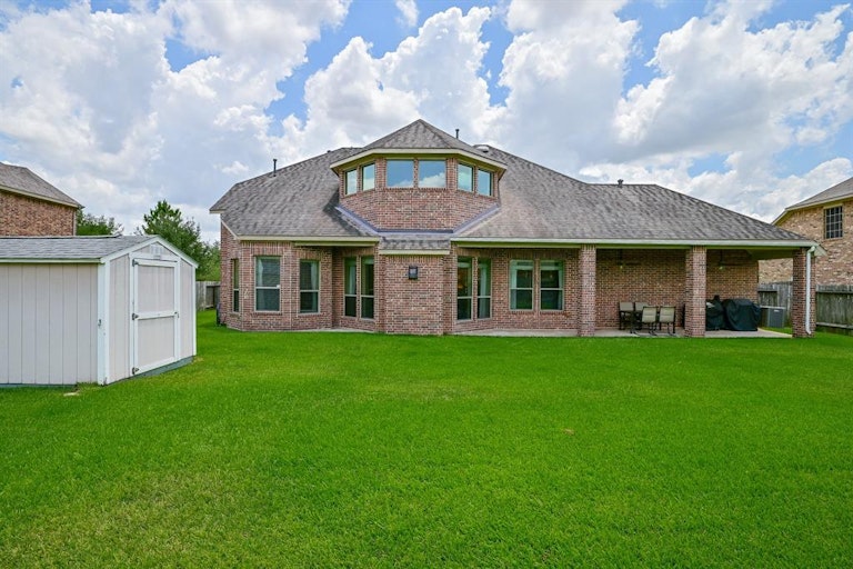 Photo 36 of 44 - 5306 Clear Landing Ct, Rosharon, TX 77583