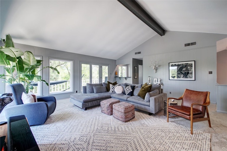 Photo 1 of 32 - 8510 Appalachian Dr, Austin, TX 78759
