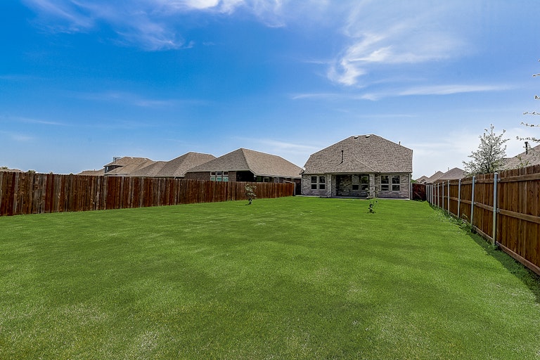 Photo 9 of 42 - 1316 Carlsbad Dr, Forney, TX 75126