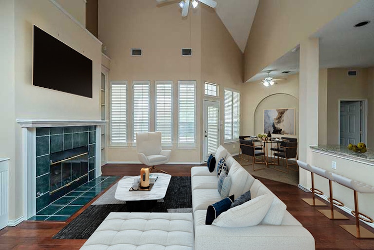 Photo 2 of 28 - 3306 Abingdon Dr, Richardson, TX 75082