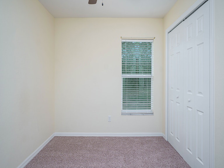 Photo 15 of 17 - 14463 Duck Hawk Rd, Weeki Wachee, FL 34614