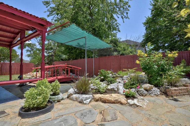 Photo 23 of 27 - 818 Willow Xing, New Braunfels, TX 78130
