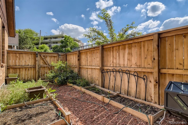 Photo 27 of 30 - 1992 S Cherry St, Denver, CO 80222