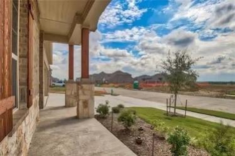 Photo 23 of 23 - 5901 Humber Ln, Aubrey, TX 76227