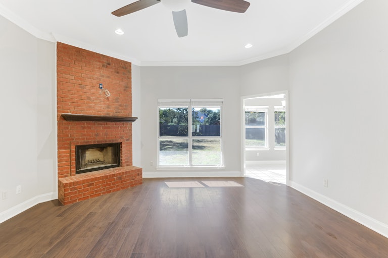 Photo 6 of 24 - 1729 Spinnaker Ln, Azle, TX 76020