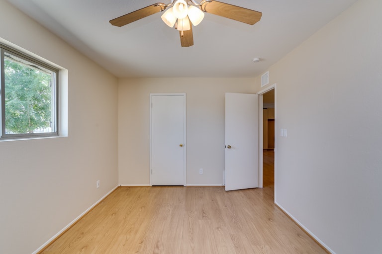 Photo 11 of 15 - 3739 W Las Palmaritas Dr, Phoenix, AZ 85051