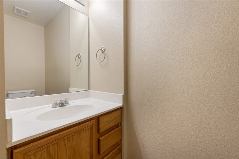 Photo 36 of 39 - 204 Debbie Ann Dr, Leander, TX 78641