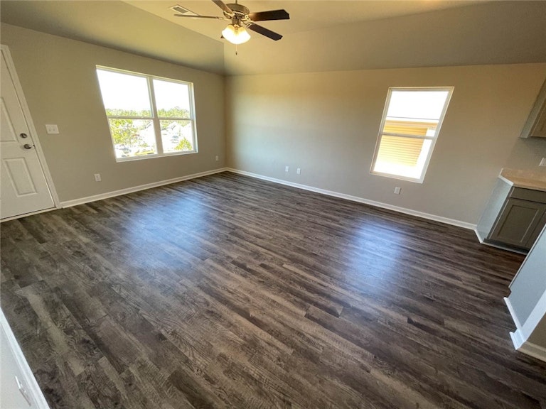 Photo 23 of 36 - 1224 Thea Cv, New Braunfels, TX 78130
