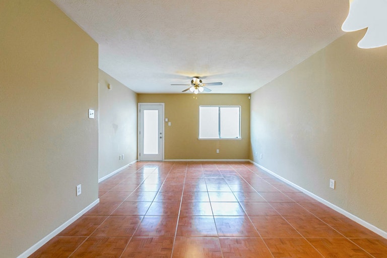 Photo 3 of 16 - 6129 Settlers Square Ln, Katy, TX 77449