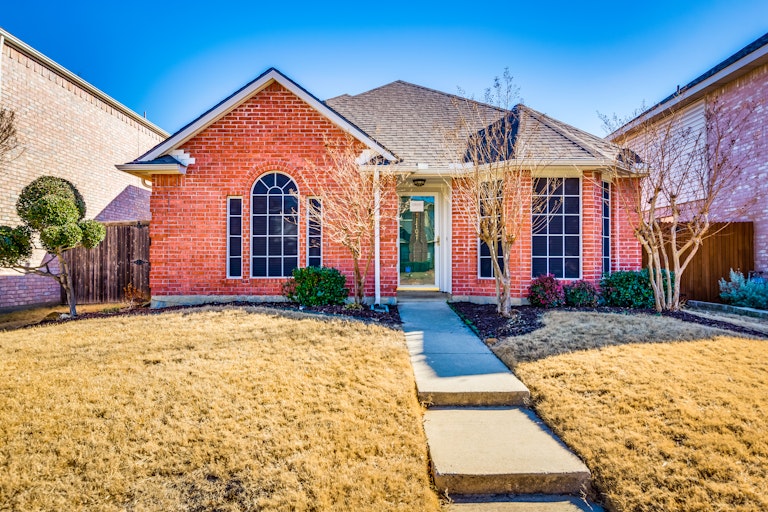Photo 1 of 23 - 1707 Creekbend Dr, Lewisville, TX 75067