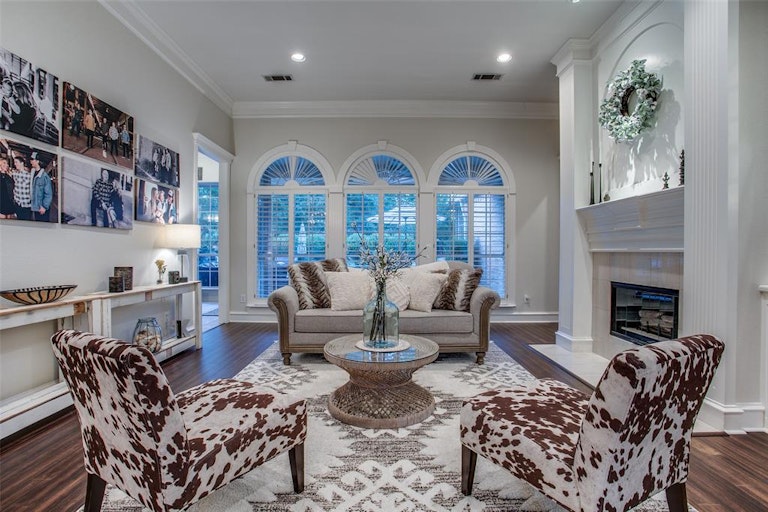 Photo 11 of 28 - 1204 Chatsworth Dr, Colleyville, TX 76034