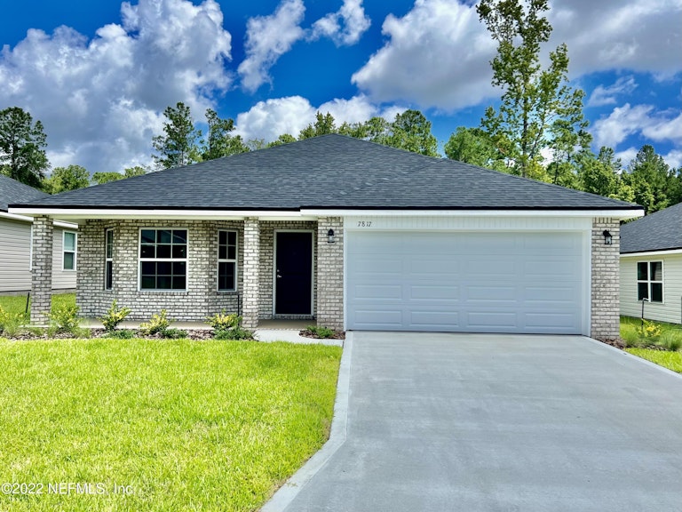 Photo 1 of 33 - 7817 Wyoming St, Jacksonville, FL 32220