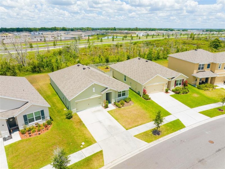 Photo 25 of 34 - 30855 Summer Sun Loop, Wesley Chapel, FL 33545