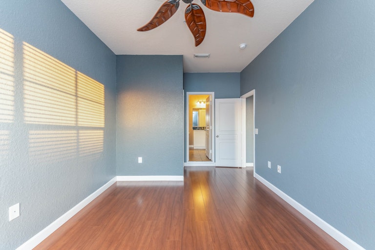 Photo 16 of 20 - 1502 Marsh Cove Ct #305, Tampa, FL 33619