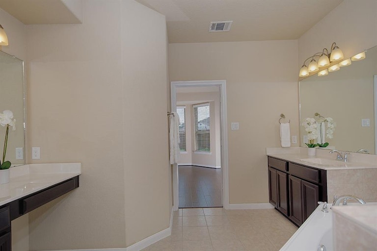 Photo 16 of 29 - 3851 Supremes Trl, Spring, TX 77386