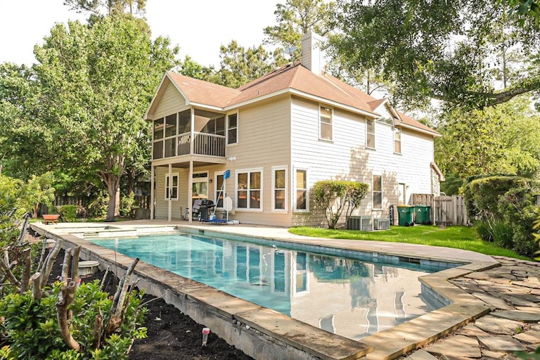 Photo 13 of 17 - 19 Cider Mill Ct, Spring, TX 77382