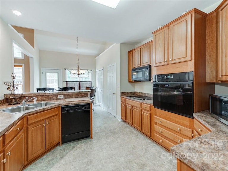 Photo 12 of 30 - 1801 Charles Raper Jonas Hwy, Mount Holly, NC 28120