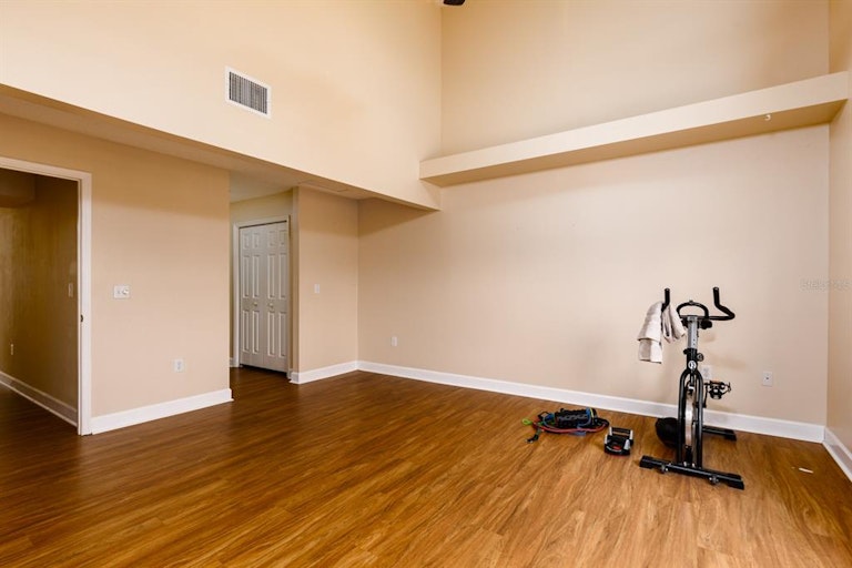 Photo 23 of 36 - 1802 Lago Vista Blvd, Palm Harbor, FL 34685