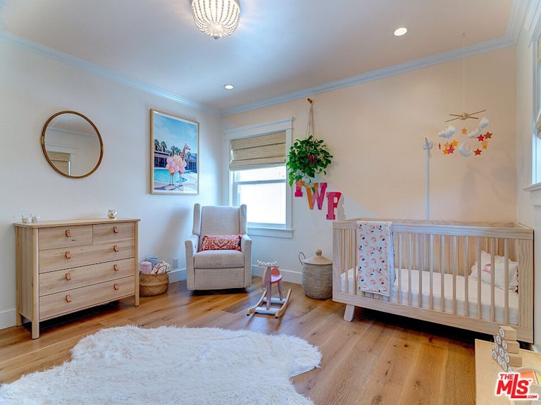 Photo 18 of 26 - 7404 Kentwood Ave, Los Angeles, CA 90045