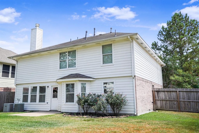 Photo 39 of 42 - 403 Mystic Glen Loop, Kingwood, TX 77339