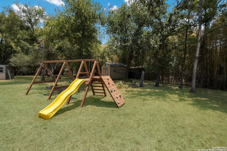 Photo 27 of 28 - 6634 Country View Ln, San Antonio, TX 78240