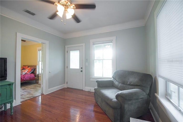 Photo 6 of 11 - 1006 Pennsylvania Ave, Lakeland, FL 33803