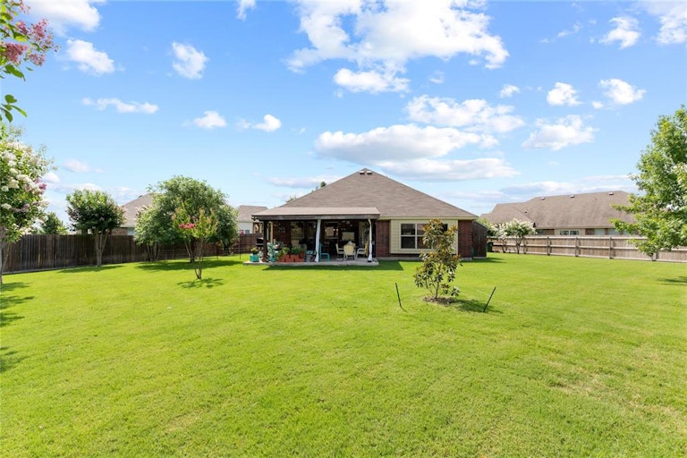 Photo 37 of 37 - 700 Glenview Dr, Mansfield, TX 76063