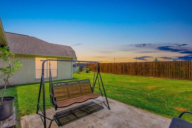 Photo 36 of 38 - 11505 Grimes Ave, Pearland, TX 77584
