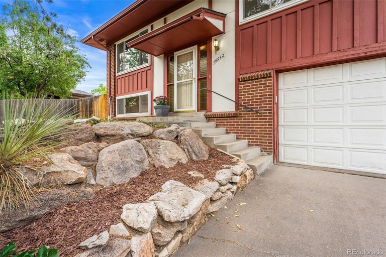 Photo 4 of 34 - 16942 E Amherst Dr, Aurora, CO 80013