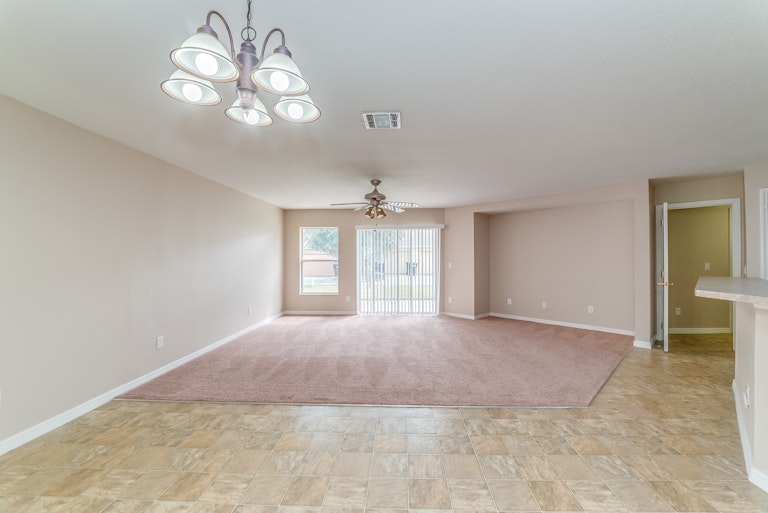 Photo 7 of 20 - 14746 Royal Poinciana Dr, Orlando, NC 32828