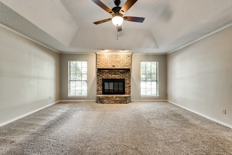 Photo 4 of 26 - 3615 Dalton Dr, Corinth, TX 76208