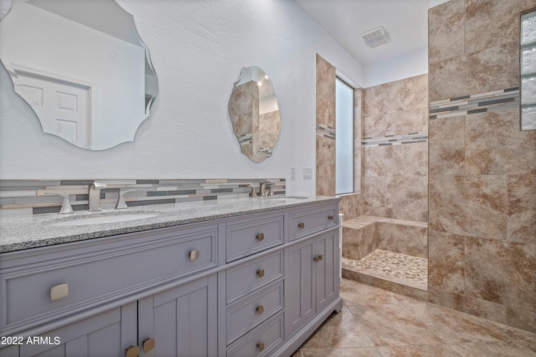 Photo 16 of 62 - 4930 W Melody Ln, Laveen, AZ 85339