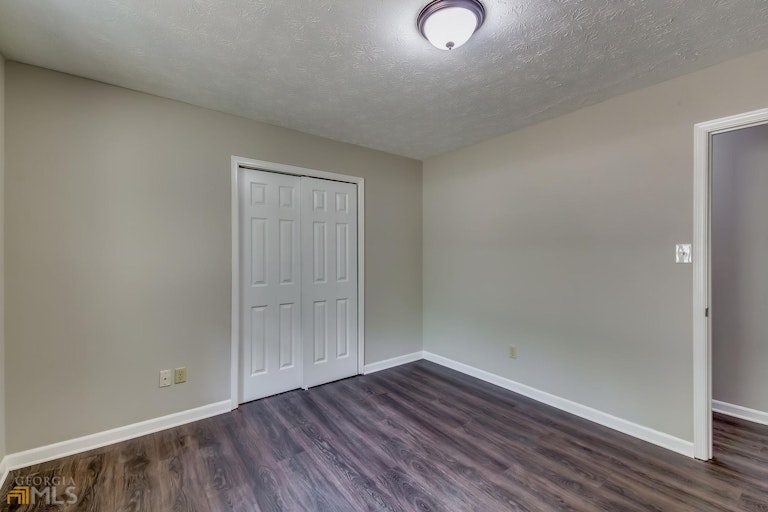 Photo 14 of 24 - 2920 NW Landmark Dr, Conyers, GA 30094