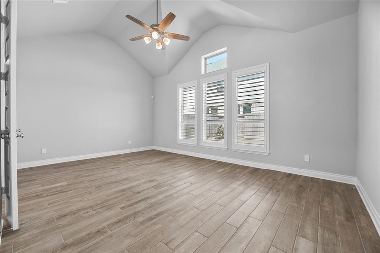 Photo 16 of 38 - 28810 Creekside Bend Dr, Fulshear, TX 77441