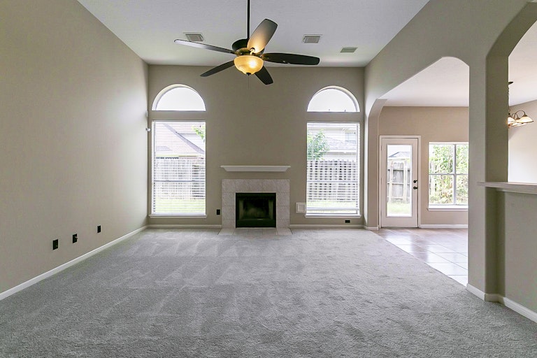 Photo 5 of 27 - 1806 Shadow Haven Ct, Fresno, TX 77545