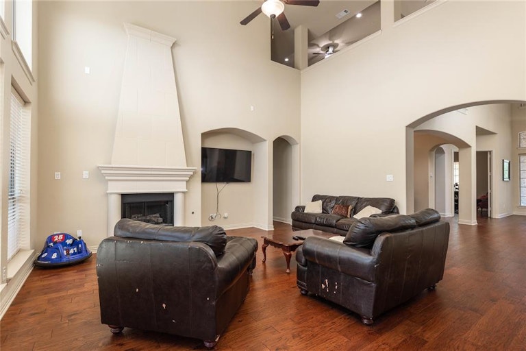 Photo 8 of 29 - 381 Vista Park Dr, Sunnyvale, TX 75182