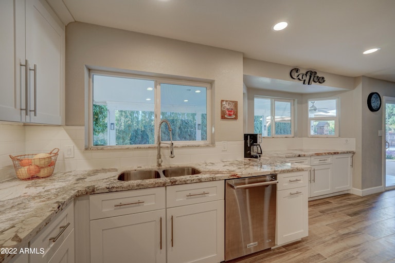 Photo 14 of 49 - 5201 E Aire Libre Ave, Scottsdale, AZ 85254