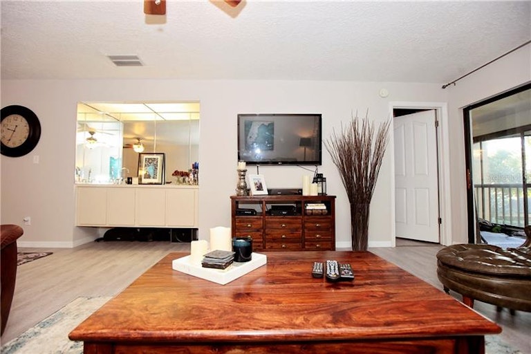 Photo 8 of 24 - 1055 Kensington Park Dr #307, Altamonte Springs, FL 32714