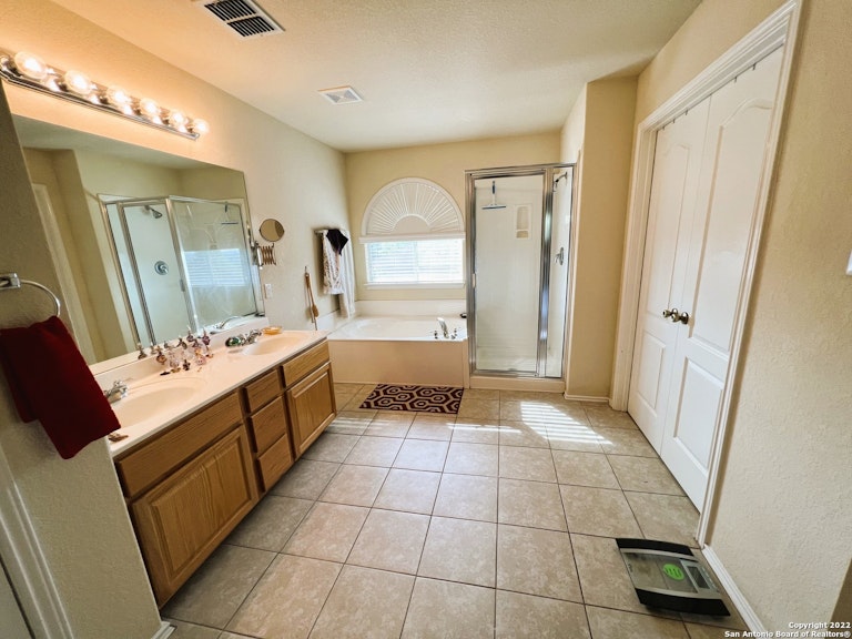 Photo 28 of 40 - 6110 Kenedy Leaf, San Antonio, TX 78253