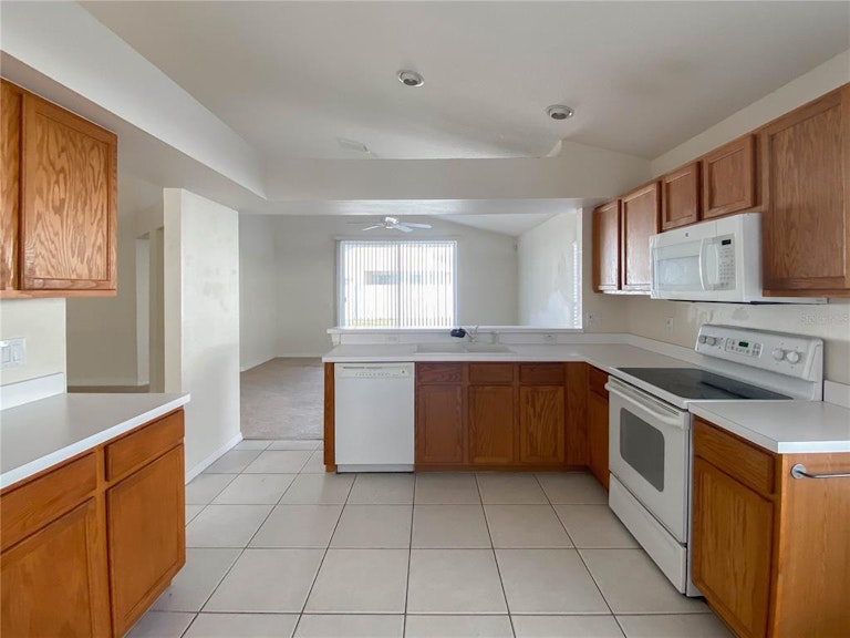 Photo 9 of 26 - 31339 Heatherstone Dr, Wesley Chapel, FL 33543