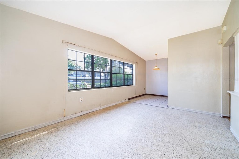 Photo 5 of 19 - 1028 Citrus St, Orlando, FL 32805