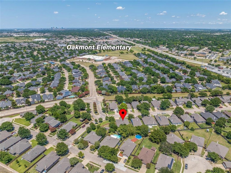 Photo 39 of 40 - 6841 Beverly Glen Dr, Fort Worth, TX 76132