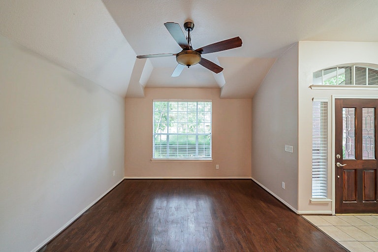 Photo 16 of 39 - 57 N Old Cedar Cir, Spring, TX 77382