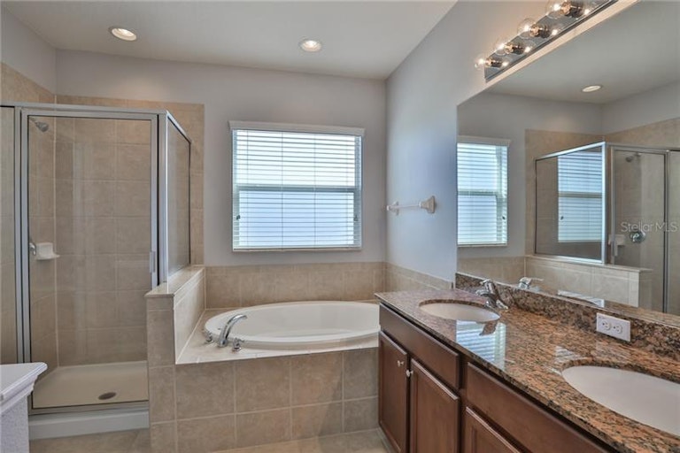 Photo 21 of 25 - 723 Parker Den Dr, Ruskin, FL 33570