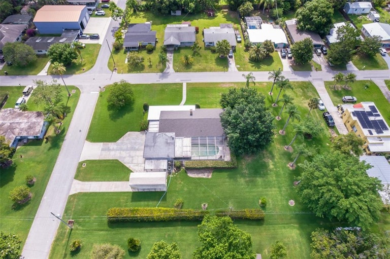 Photo 8 of 38 - 304 Kentucky Ave, Saint Cloud, FL 34769