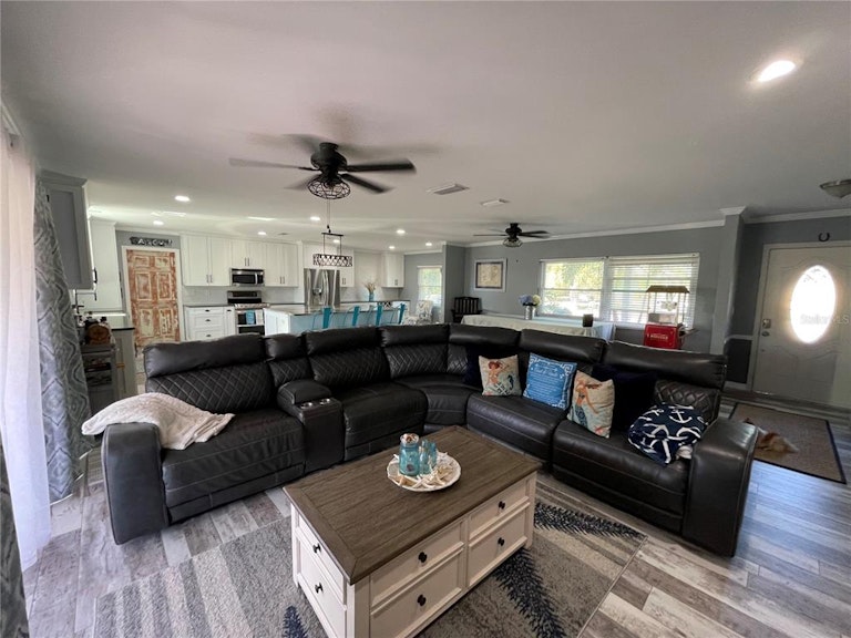 Photo 6 of 19 - 6325 Jamaica Cir E, Apollo Beach, FL 33572
