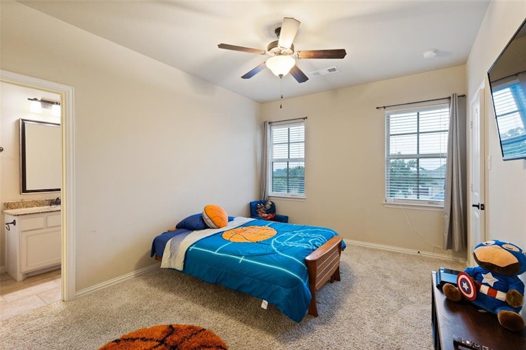 Photo 30 of 40 - 1041 Wagner Way, Lantana, TX 76226