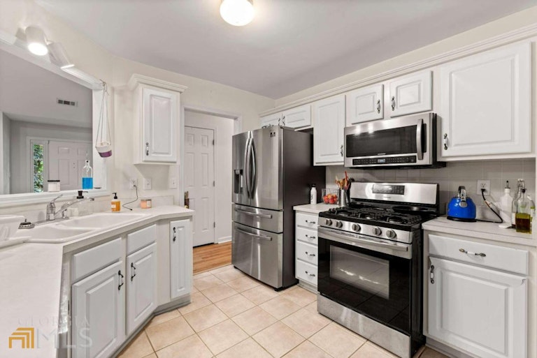 Photo 13 of 38 - 52 Stevenson Trl, Dallas, GA 30132